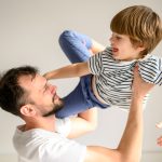 ¡Os deseamos un feliz día, queridos papás!
